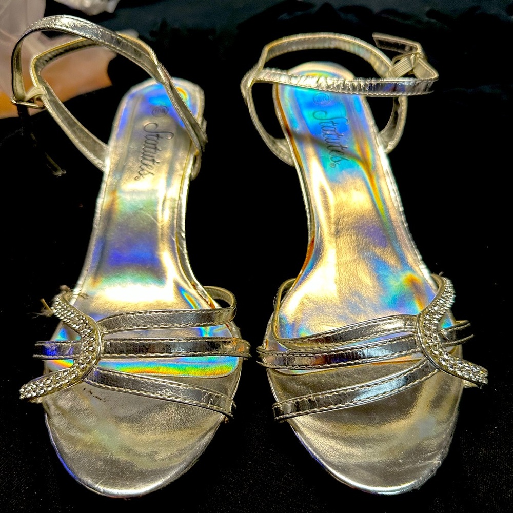 Size 10 silver kitten heel dress sandals